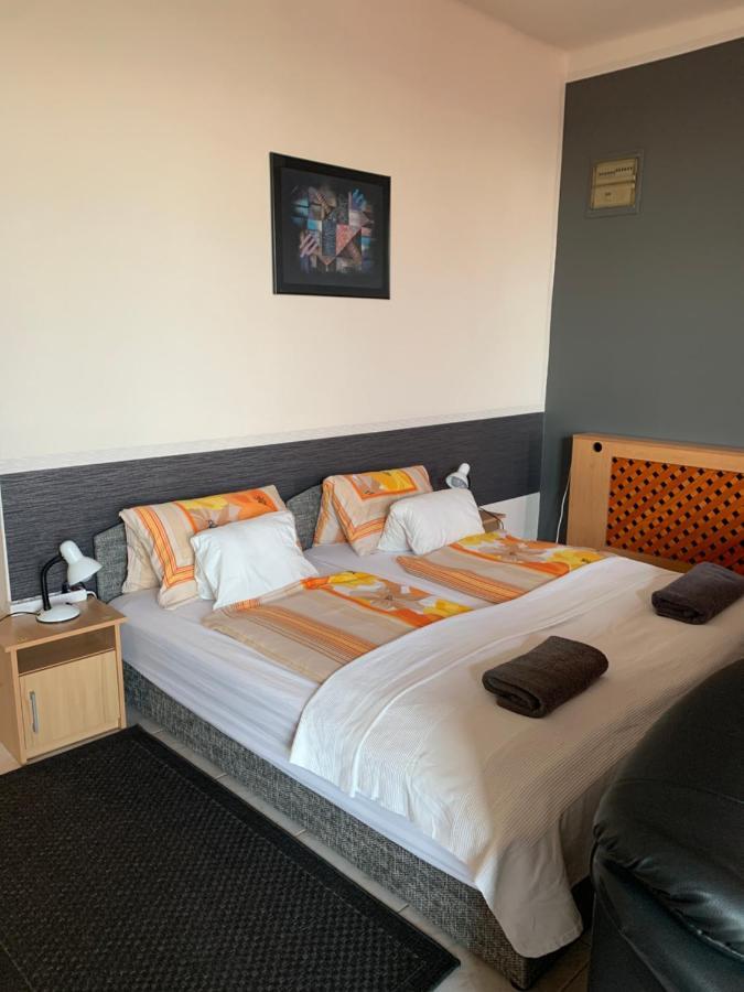 Appartement Arthaus Roenoek à Ronok Extérieur photo