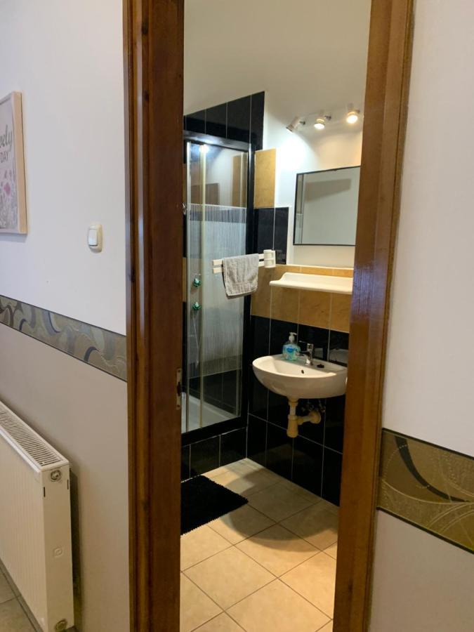 Appartement Arthaus Roenoek à Ronok Extérieur photo