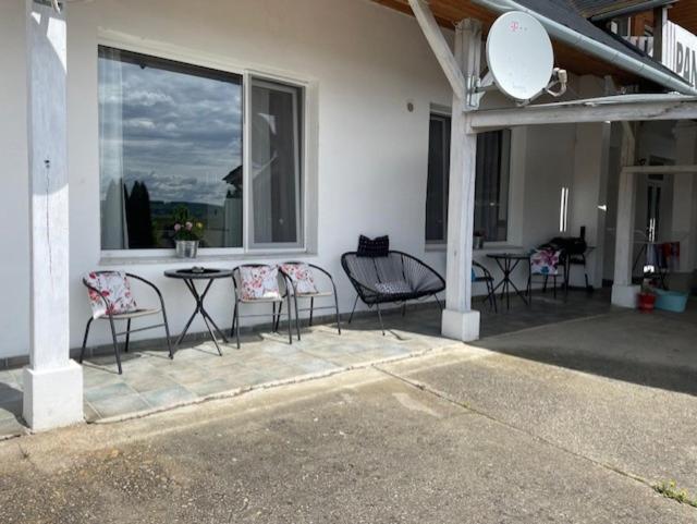 Appartement Arthaus Roenoek à Ronok Extérieur photo
