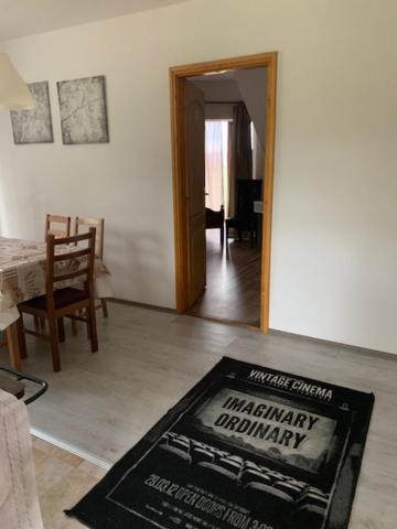 Appartement Arthaus Roenoek à Ronok Extérieur photo