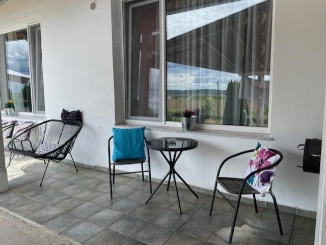 Appartement Arthaus Roenoek à Ronok Extérieur photo