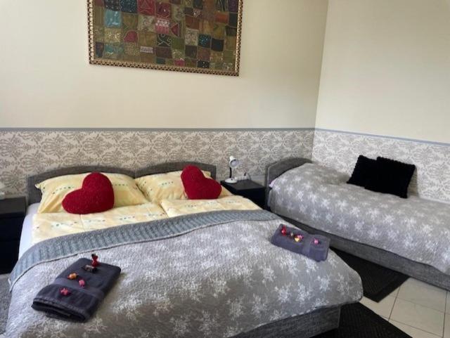 Appartement Arthaus Roenoek à Ronok Extérieur photo